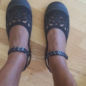 JBU by JAMBU sandals